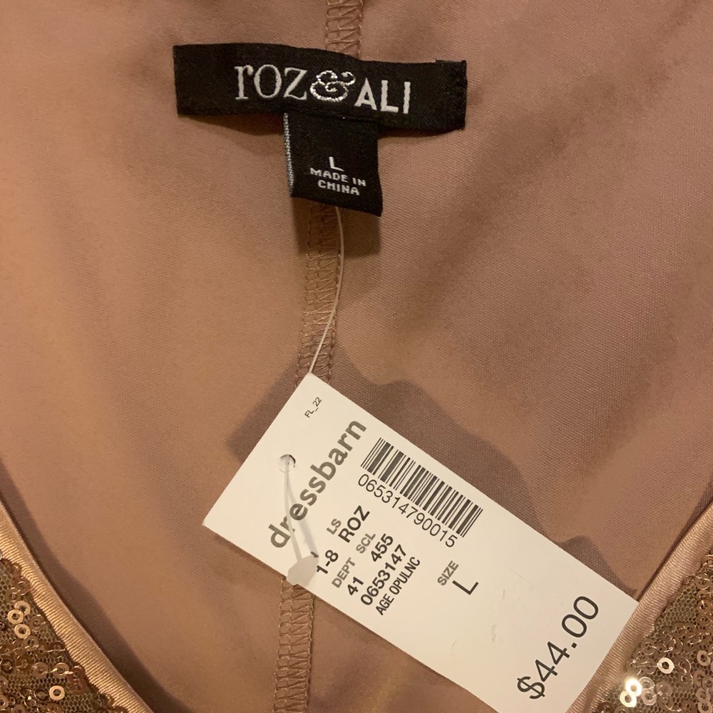 NWT- Roz&ali gold sequin top - Picture 2 of 6